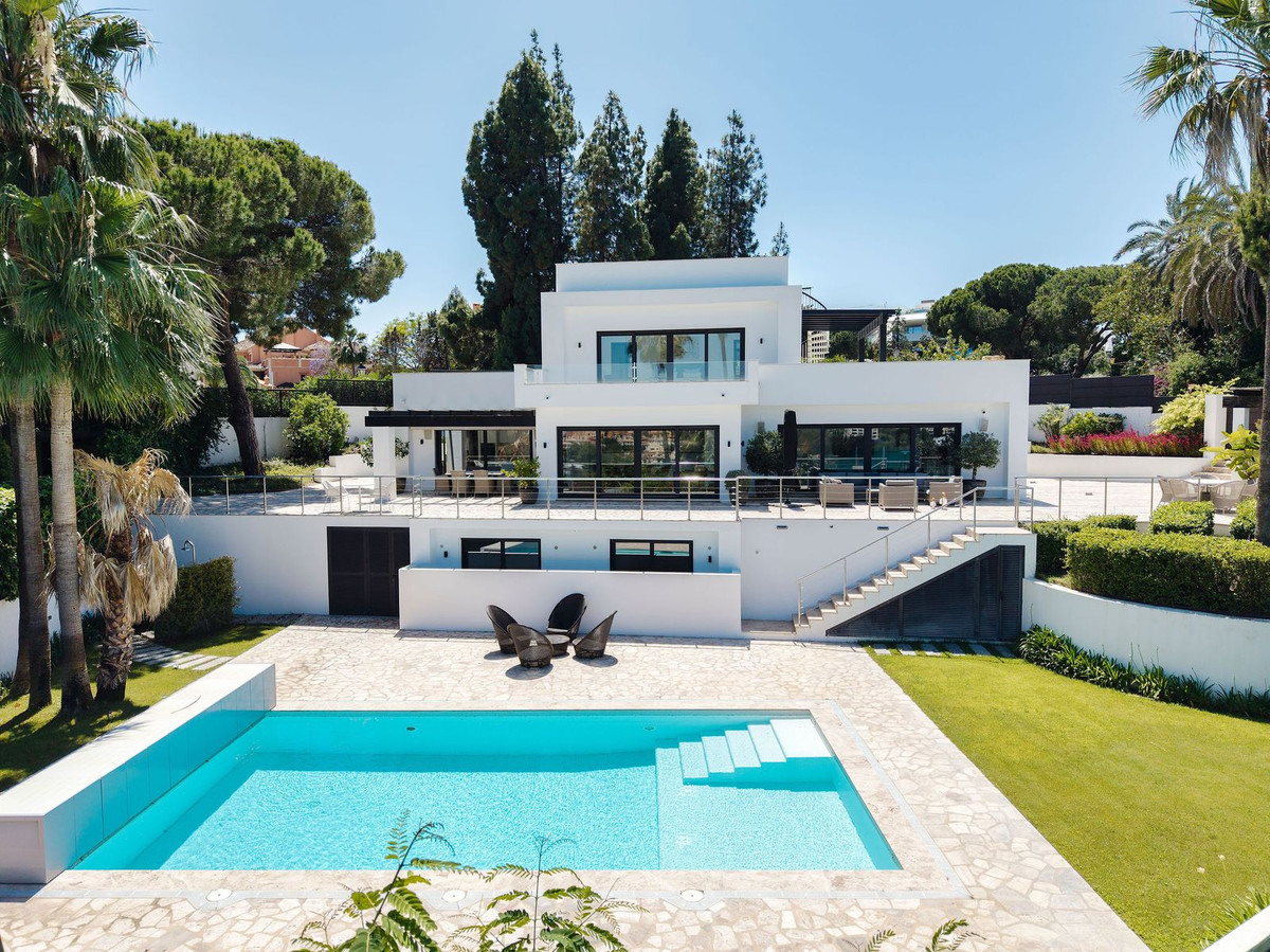 Se vende Villa - Chalet de 4 dormitorios en Costa Del Sol, Málaga, España