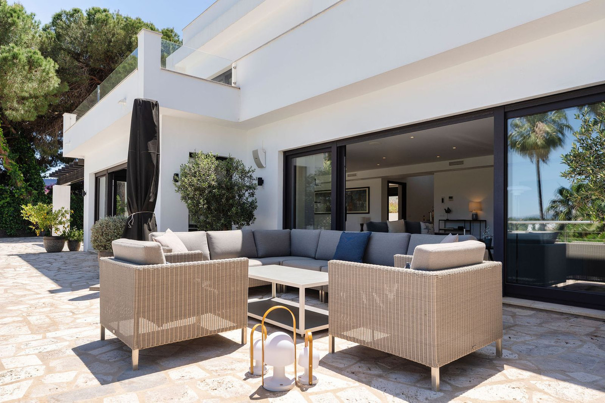 Se vende Villa - Chalet de 4 dormitorios en Costa Del Sol, Málaga, España