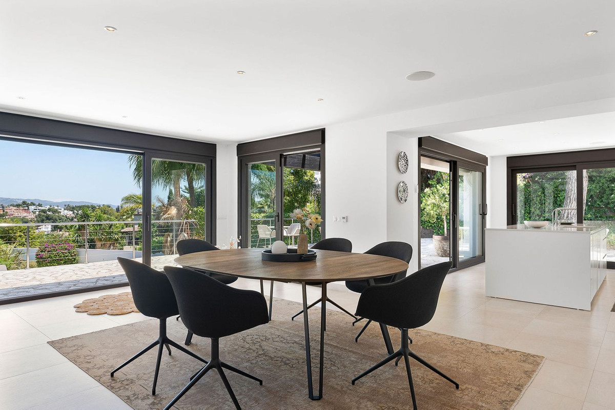 Se vende Villa - Chalet de 4 dormitorios en Costa Del Sol, Málaga, España