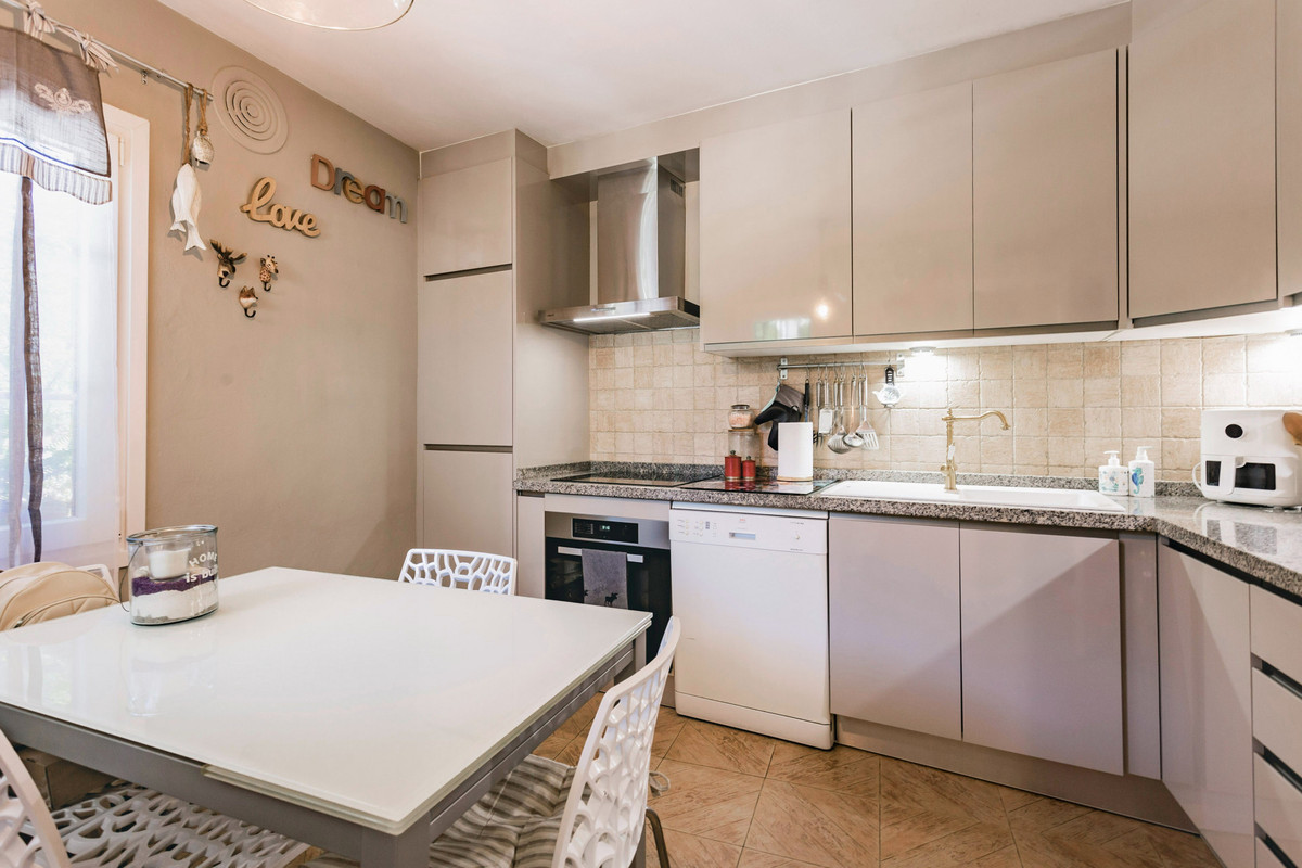 3 Bed Townhouse for sale in The Golden Mile Costa Del Sol, Málaga, Spain