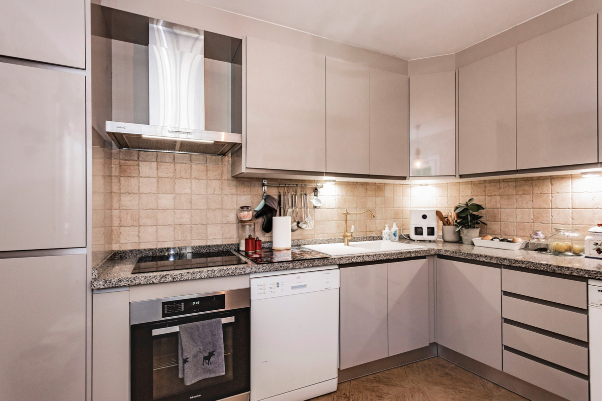 3 Bed Townhouse for sale in The Golden Mile Costa Del Sol, Málaga, Spain