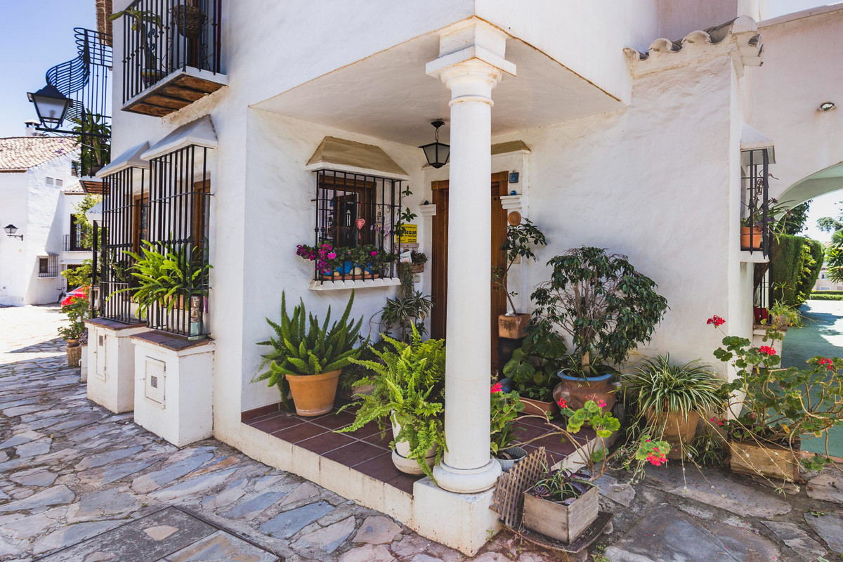 3 Bed Townhouse for sale in The Golden Mile Costa Del Sol, Málaga, Spain