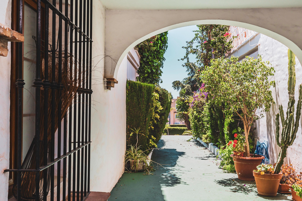 3 Bed Townhouse for sale in The Golden Mile Costa Del Sol, Málaga, Spain