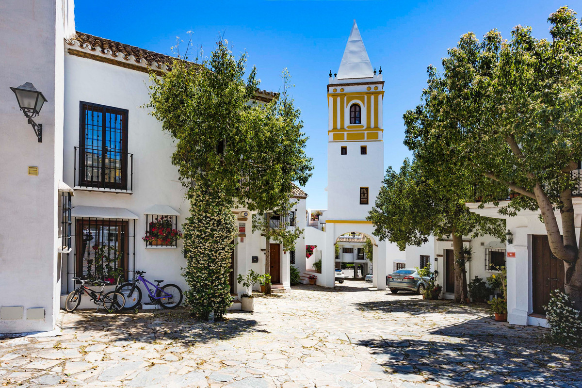 3 Bed Townhouse for sale in The Golden Mile Costa Del Sol, Málaga, Spain