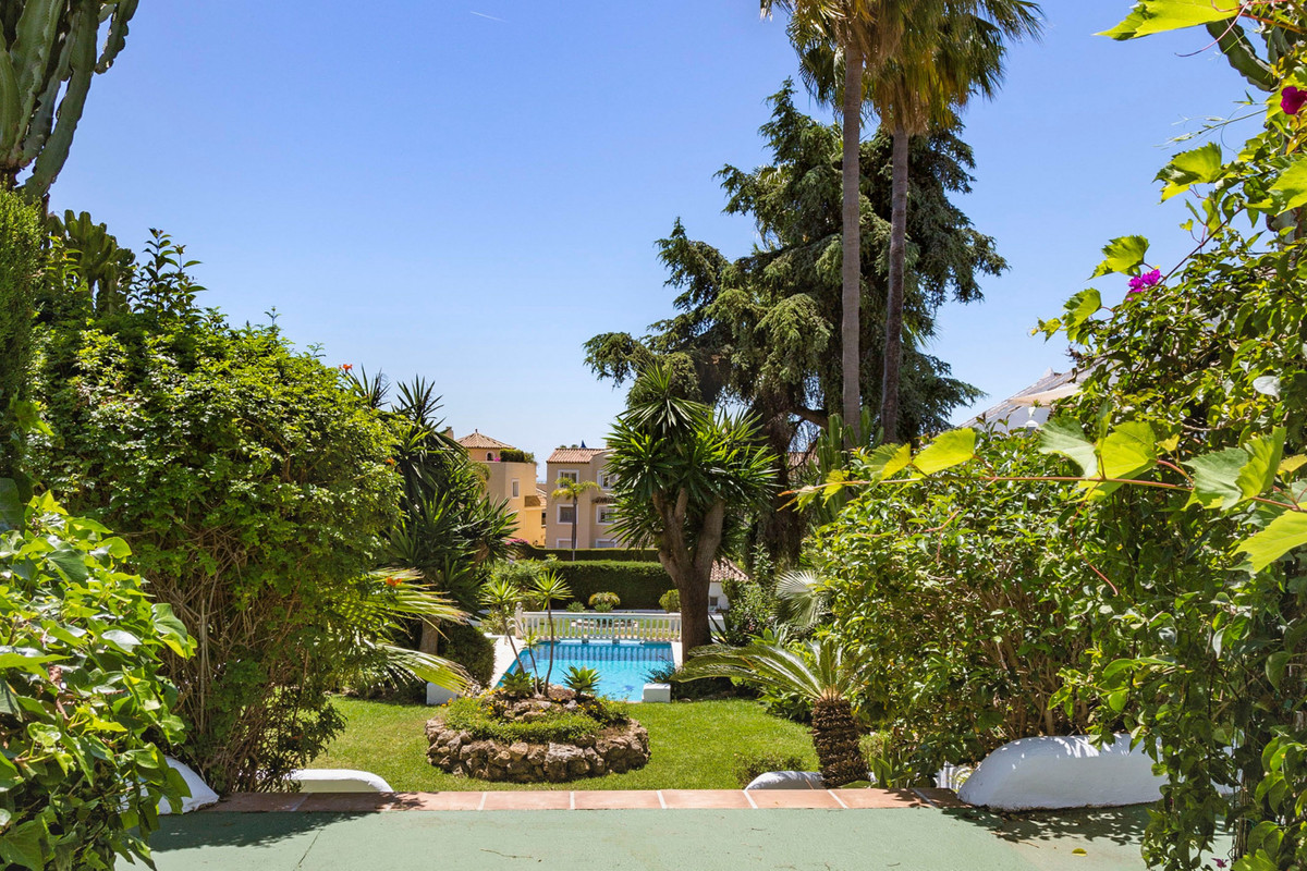 3 Bed Townhouse for sale in The Golden Mile Costa Del Sol, Málaga, Spain