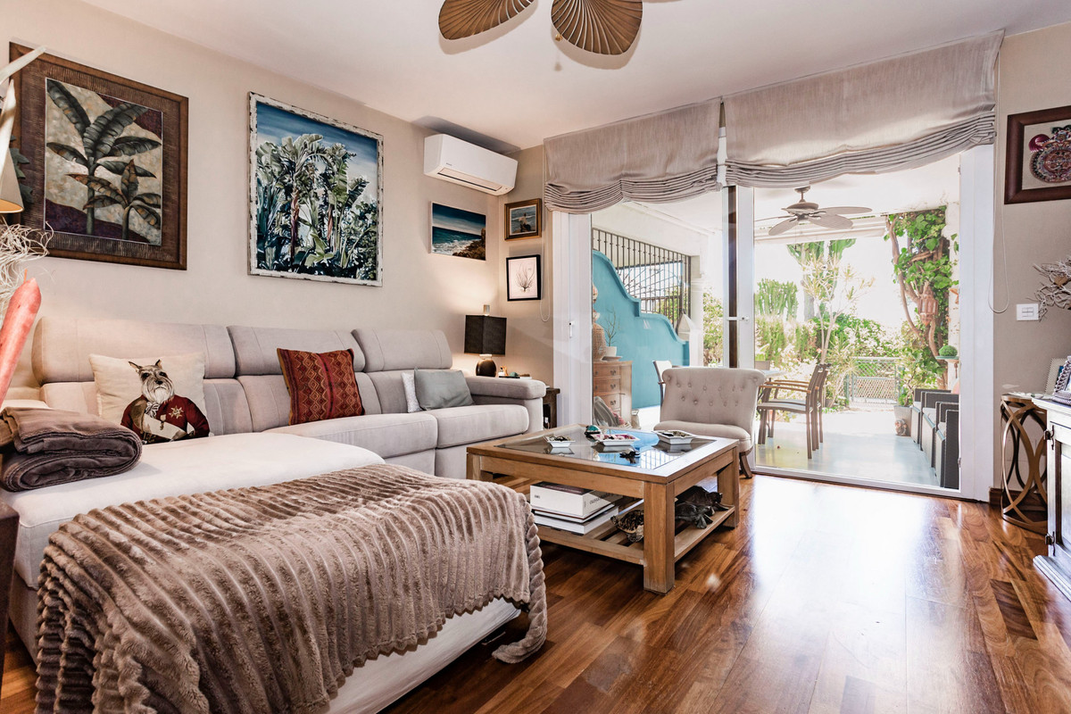 3 Bed Townhouse for sale in The Golden Mile Costa Del Sol, Málaga, Spain