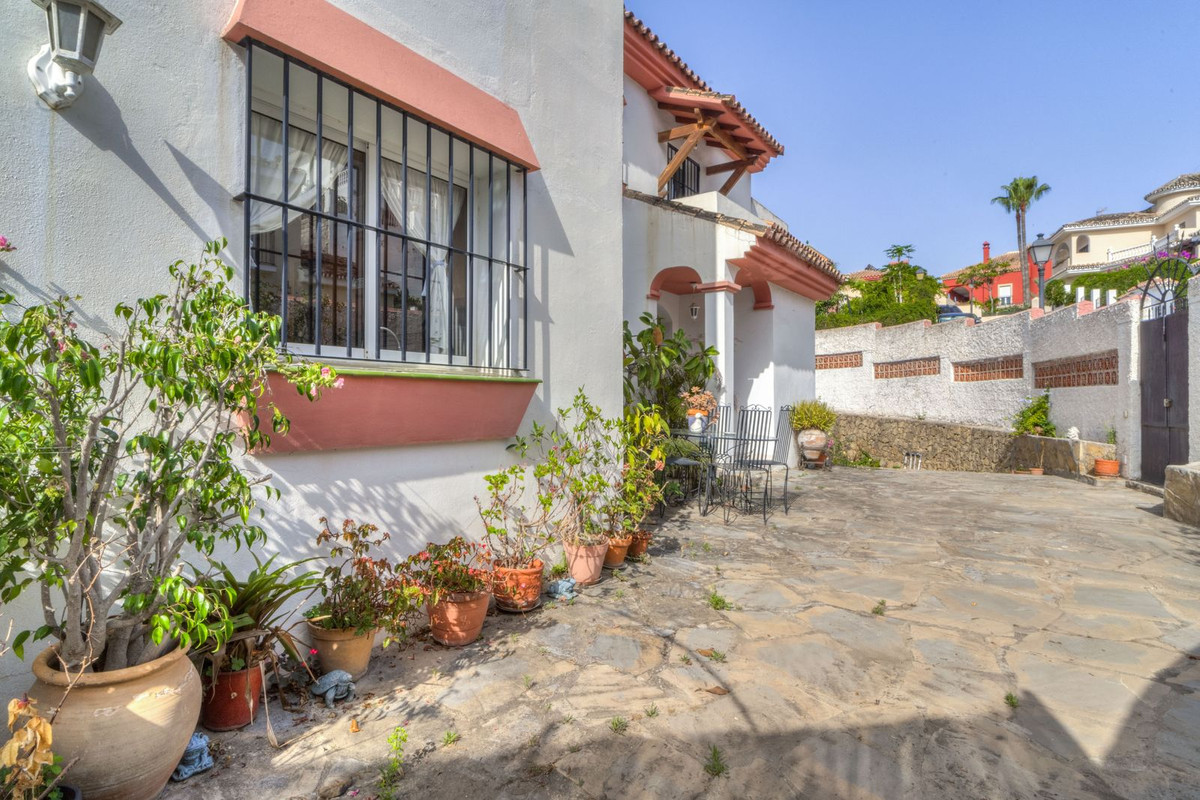 Se vende Villa - Chalet de 5 dormitorios en Costa Del Sol, Málaga, España