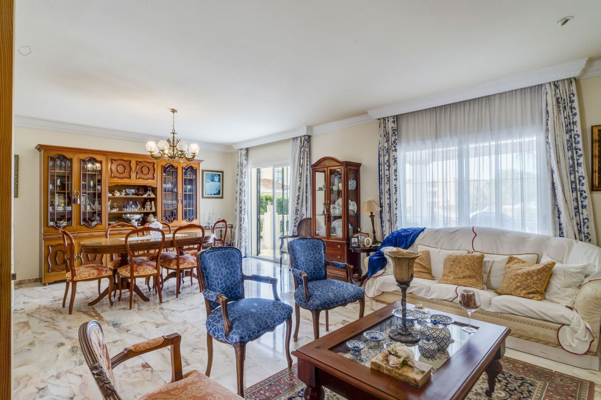Se vende Villa - Chalet de 5 dormitorios en Costa Del Sol, Málaga, España