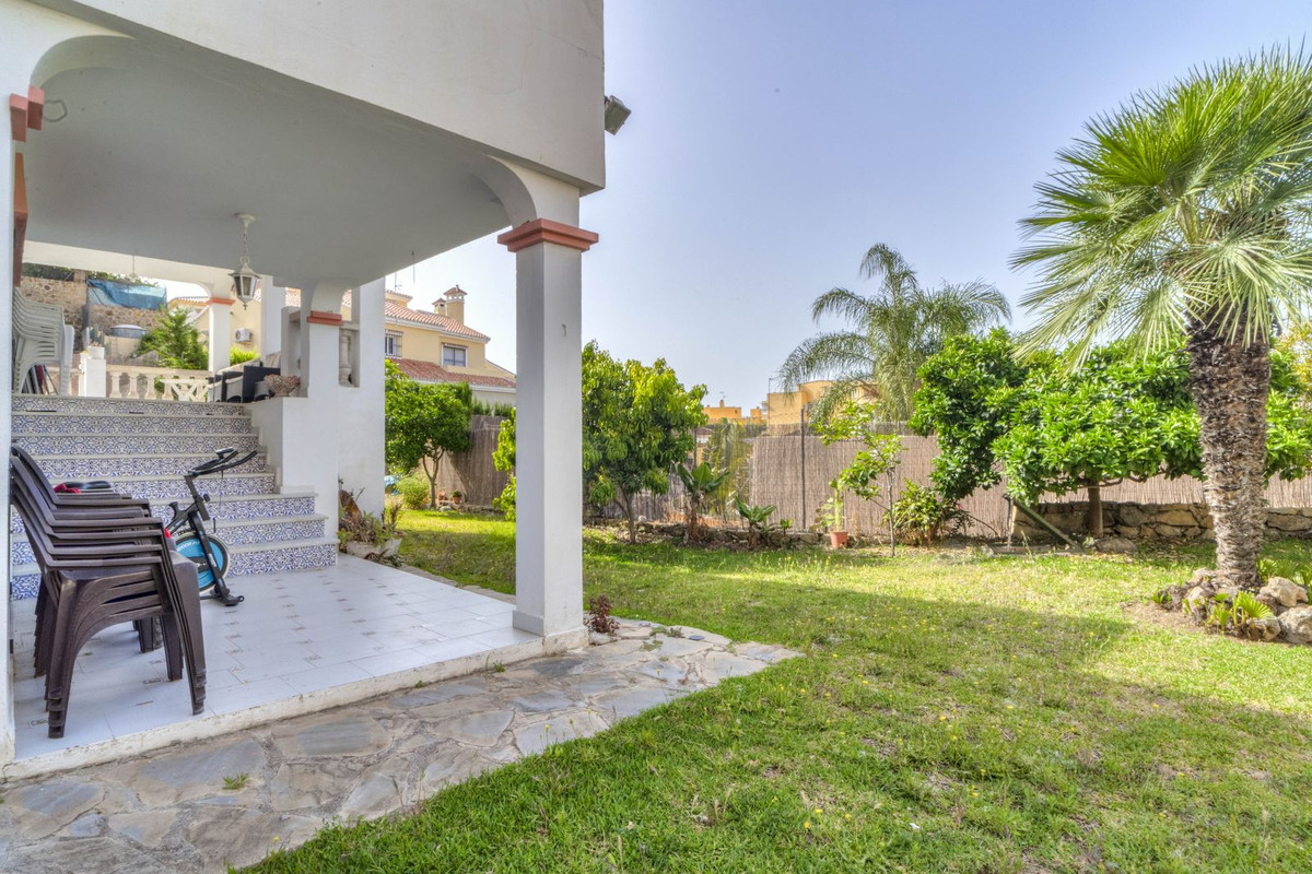 Se vende Villa - Chalet de 5 dormitorios en Costa Del Sol, Málaga, España
