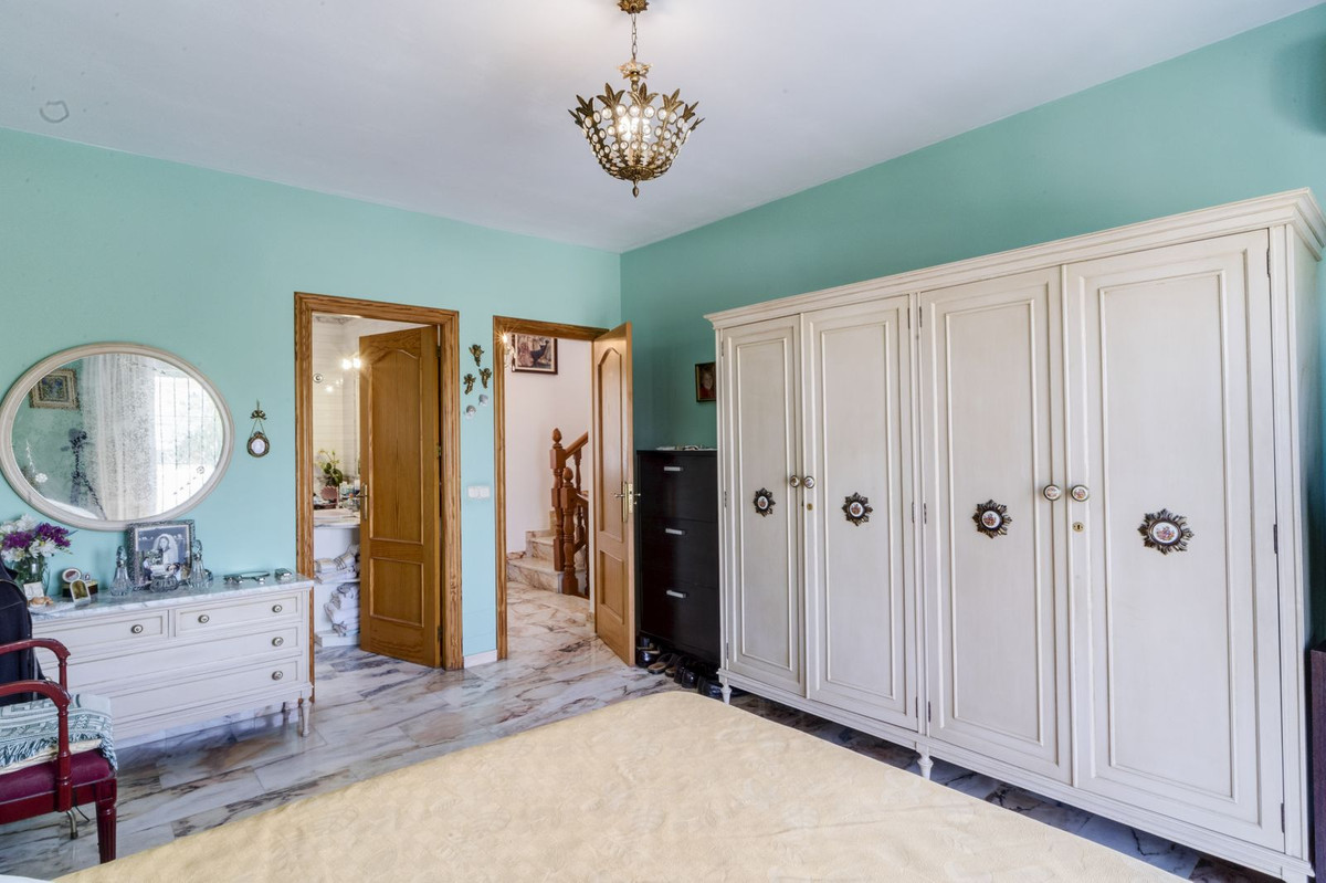 Se vende Villa - Chalet de 5 dormitorios en Costa Del Sol, Málaga, España