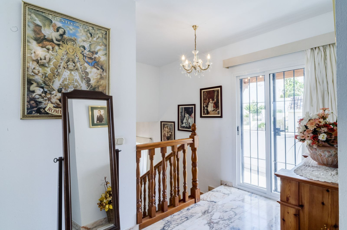 Se vende Villa - Chalet de 5 dormitorios en Costa Del Sol, Málaga, España
