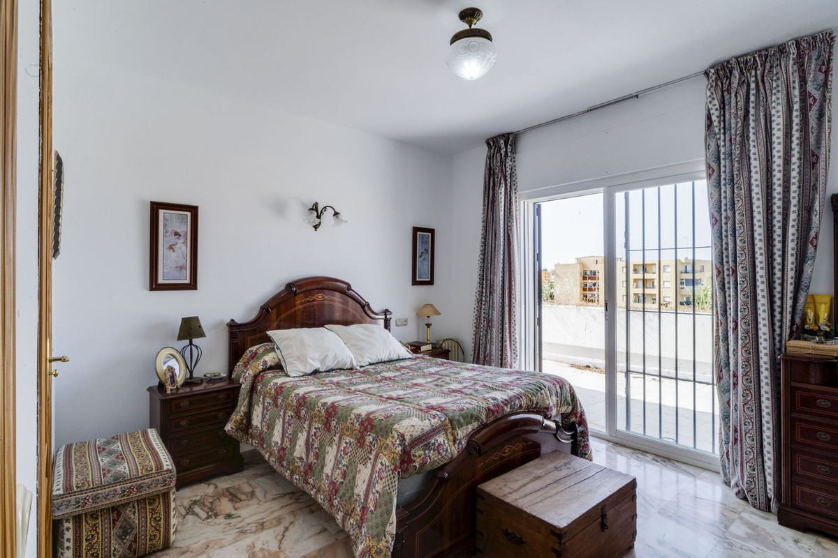 Se vende Villa - Chalet de 5 dormitorios en Costa Del Sol, Málaga, España