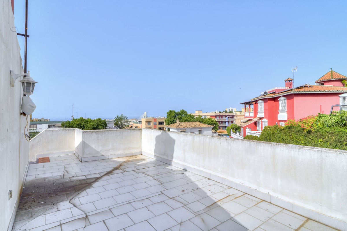 Se vende Villa - Chalet de 5 dormitorios en Costa Del Sol, Málaga, España