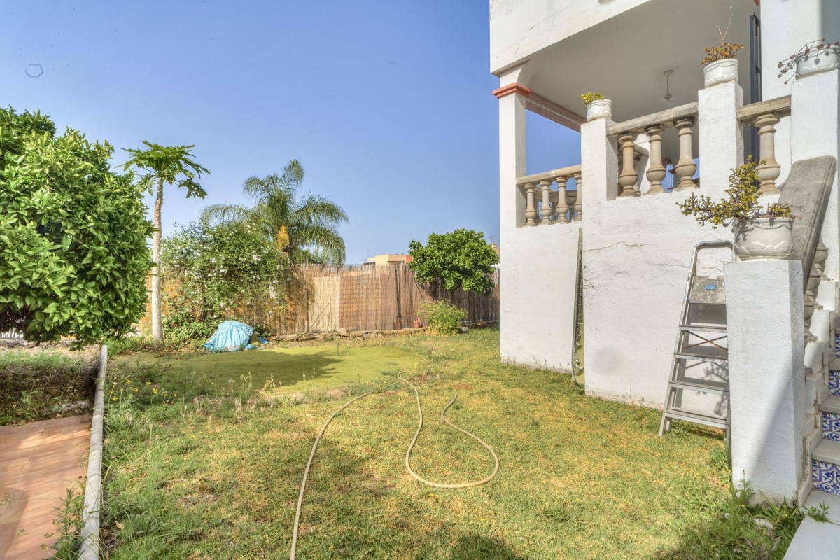Se vende Villa - Chalet de 5 dormitorios en Costa Del Sol, Málaga, España