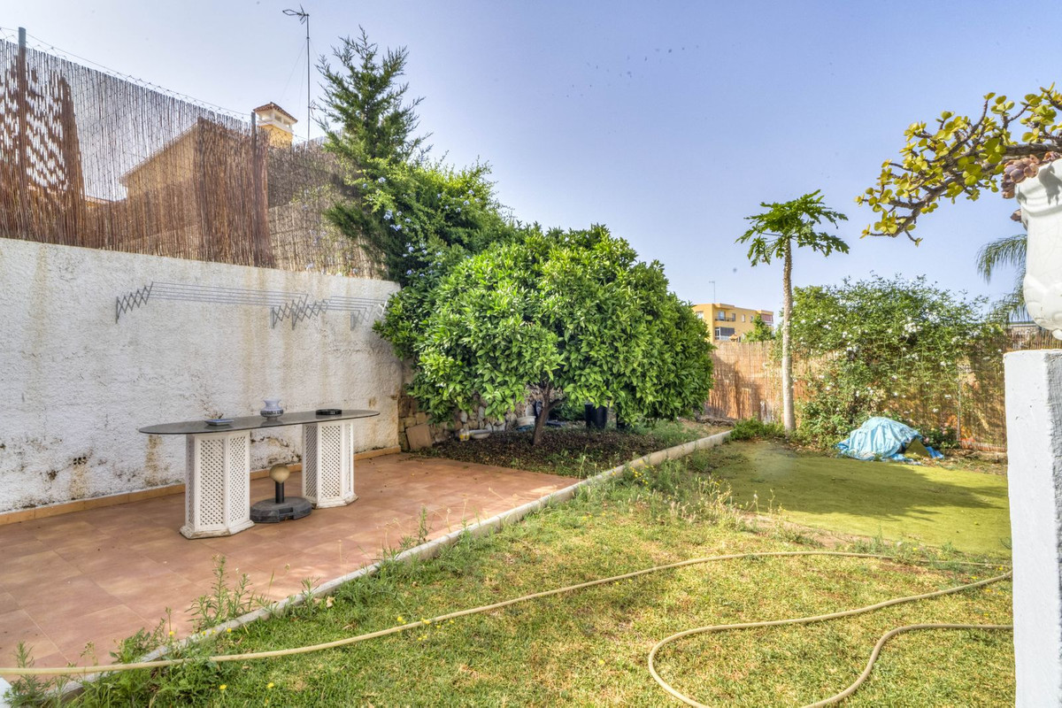 Se vende Villa - Chalet de 5 dormitorios en Costa Del Sol, Málaga, España