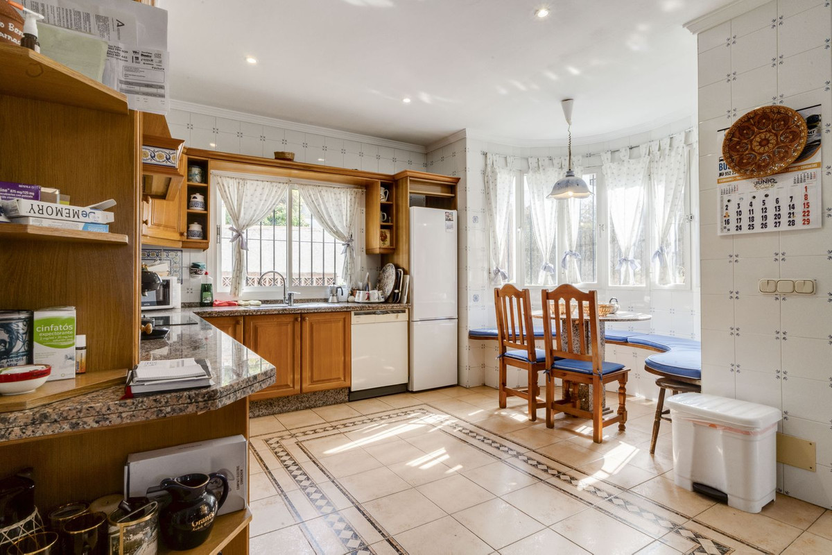 Se vende Villa - Chalet de 5 dormitorios en Costa Del Sol, Málaga, España