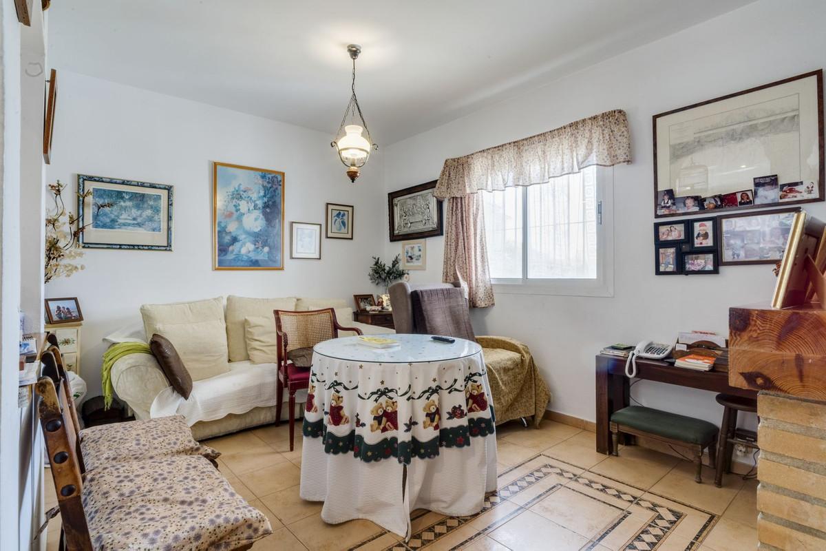 Se vende Villa - Chalet de 5 dormitorios en Costa Del Sol, Málaga, España