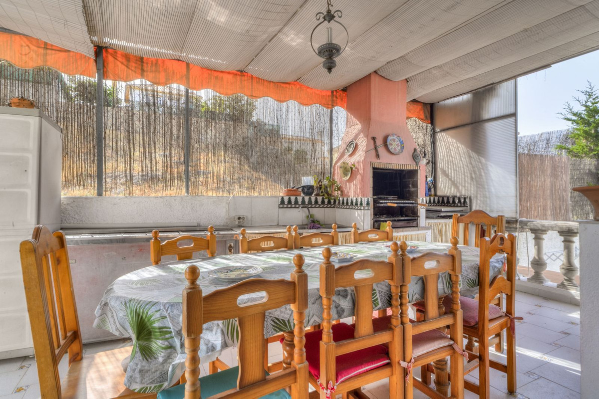 Se vende Villa - Chalet de 5 dormitorios en Costa Del Sol, Málaga, España