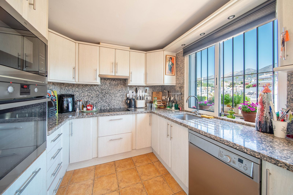 3 Bed Townhouse for sale in Fuengirola Costa Del Sol, Málaga, Spain