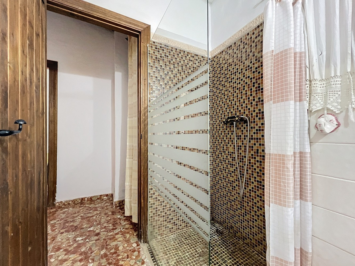 Se vende Villa - Chalet de 3 dormitorios en Costa Del Sol East, Málaga, España