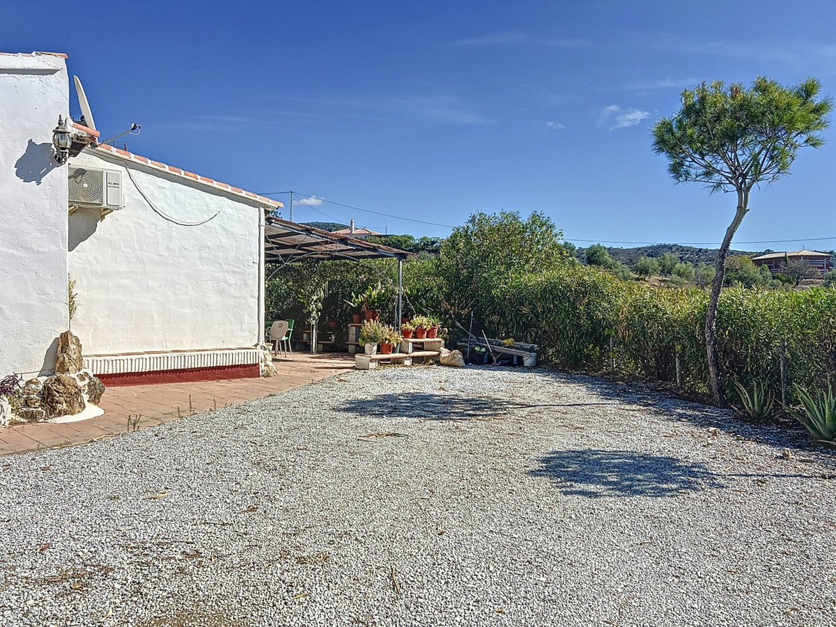 Se vende Villa - Chalet de 3 dormitorios en Costa Del Sol East, Málaga, España