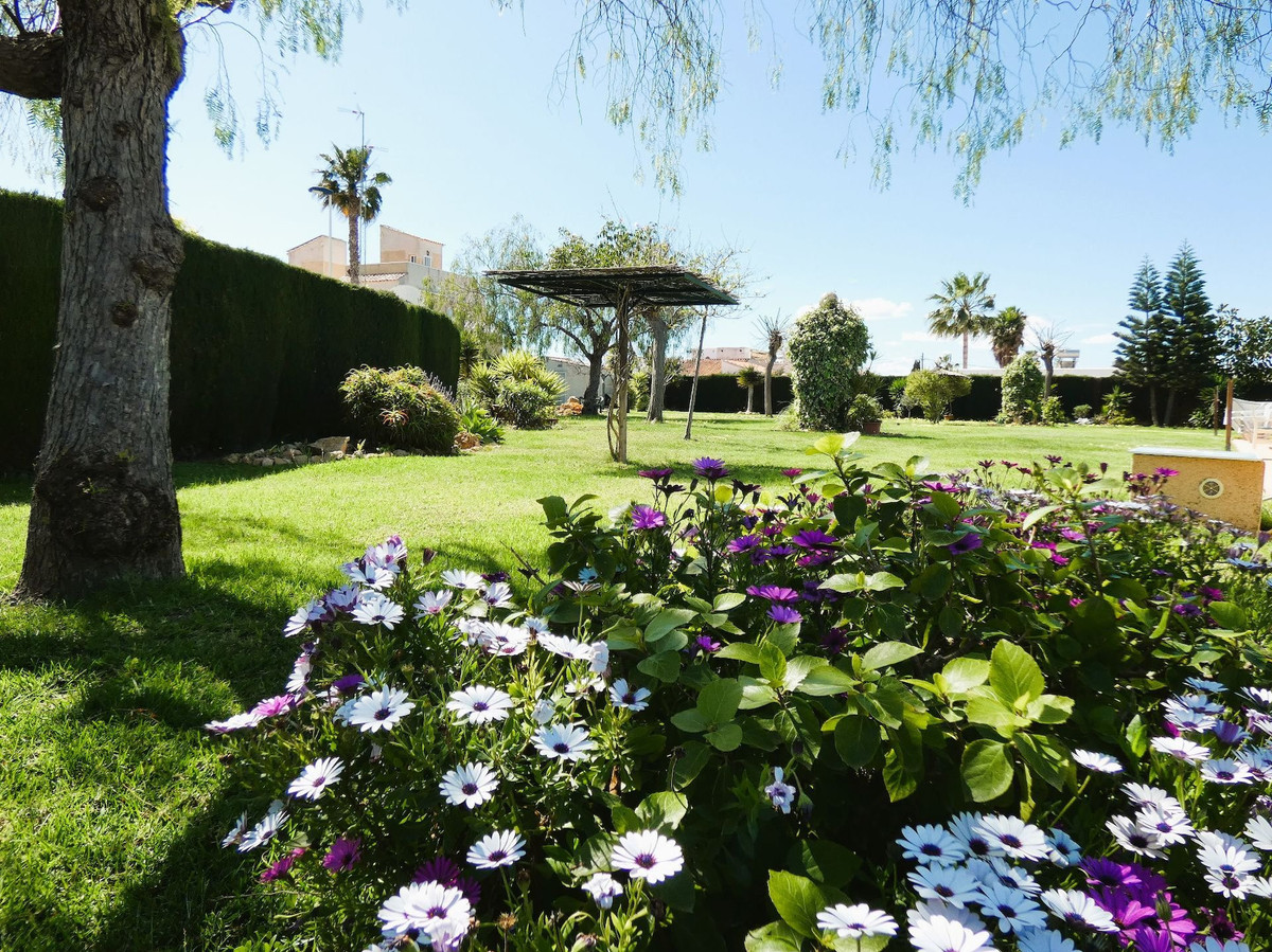 2 Bed Townhouse for sale in Torrevieja Costa Blanca, Alicante, Spain
