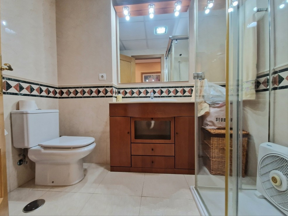 Se vende Apartamento Planta Media de 4 dormitorios en Costa Blanca, Alicante, España