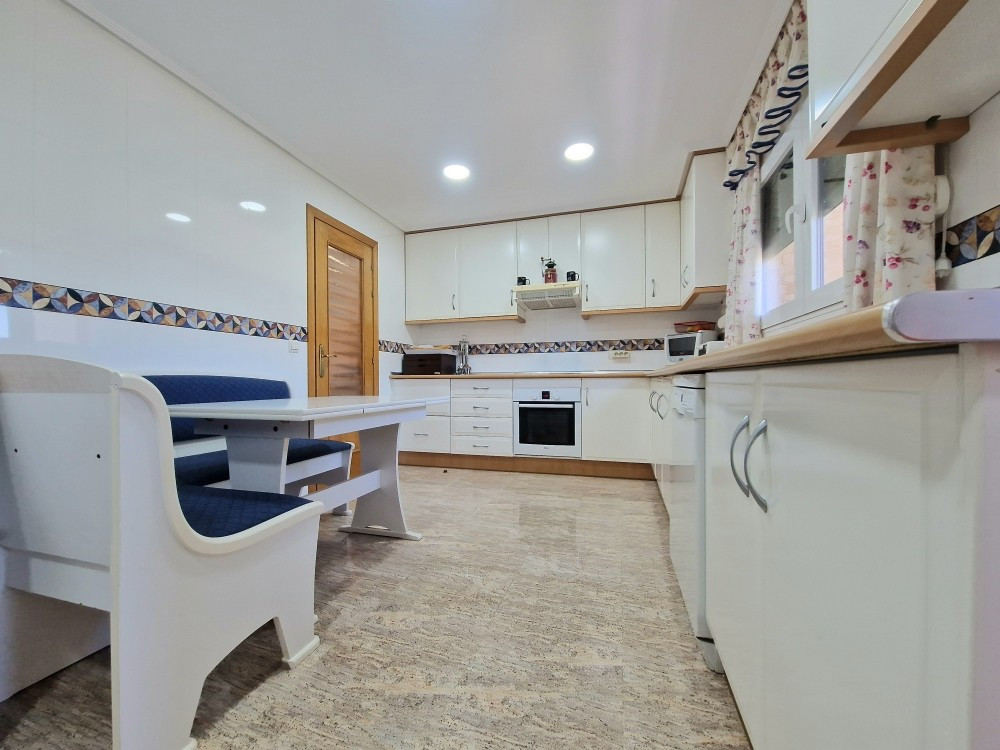 Se vende Apartamento Planta Media de 4 dormitorios en Costa Blanca, Alicante, España