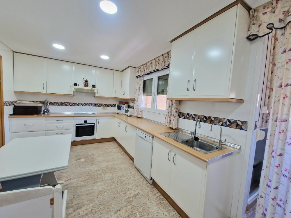 Se vende Apartamento Planta Media de 4 dormitorios en Costa Blanca, Alicante, España