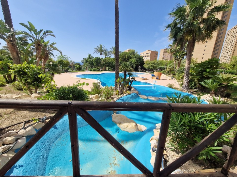 Se vende Apartamento Planta Media de 4 dormitorios en Costa Blanca, Alicante, España