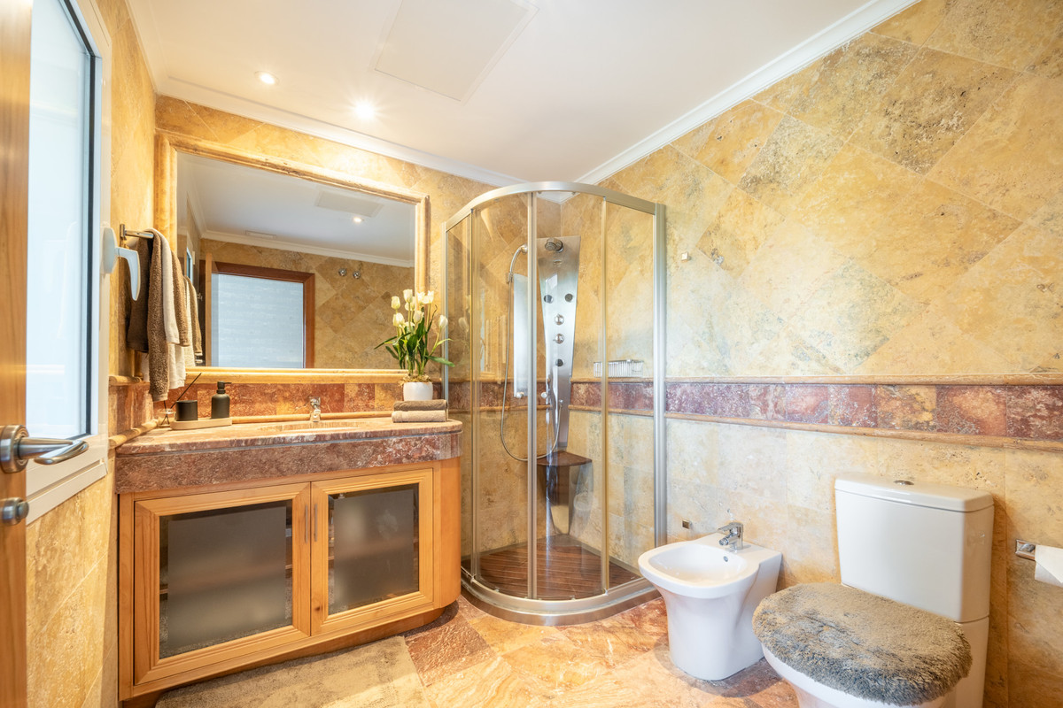3 Bed Apartment for sale in Puerto Banús Costa Del Sol, Málaga, Spain