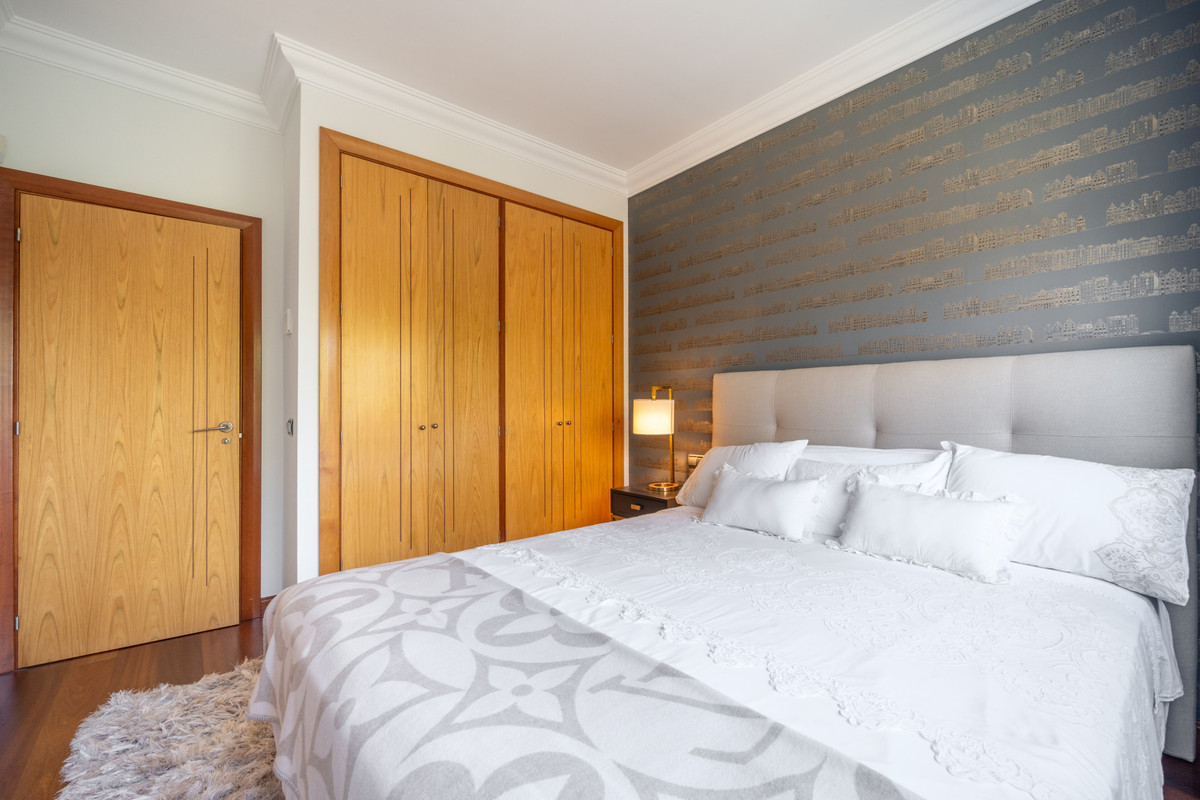 3 Bed Apartment for sale in Puerto Banús Costa Del Sol, Málaga, Spain