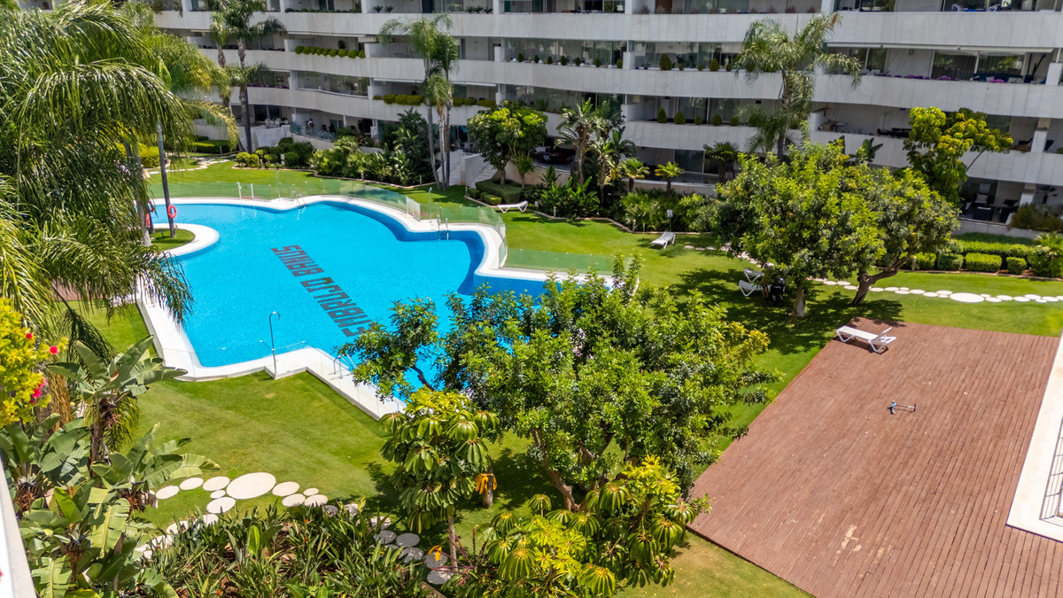 3 Bed Apartment for sale in Puerto Banús Costa Del Sol, Málaga, Spain