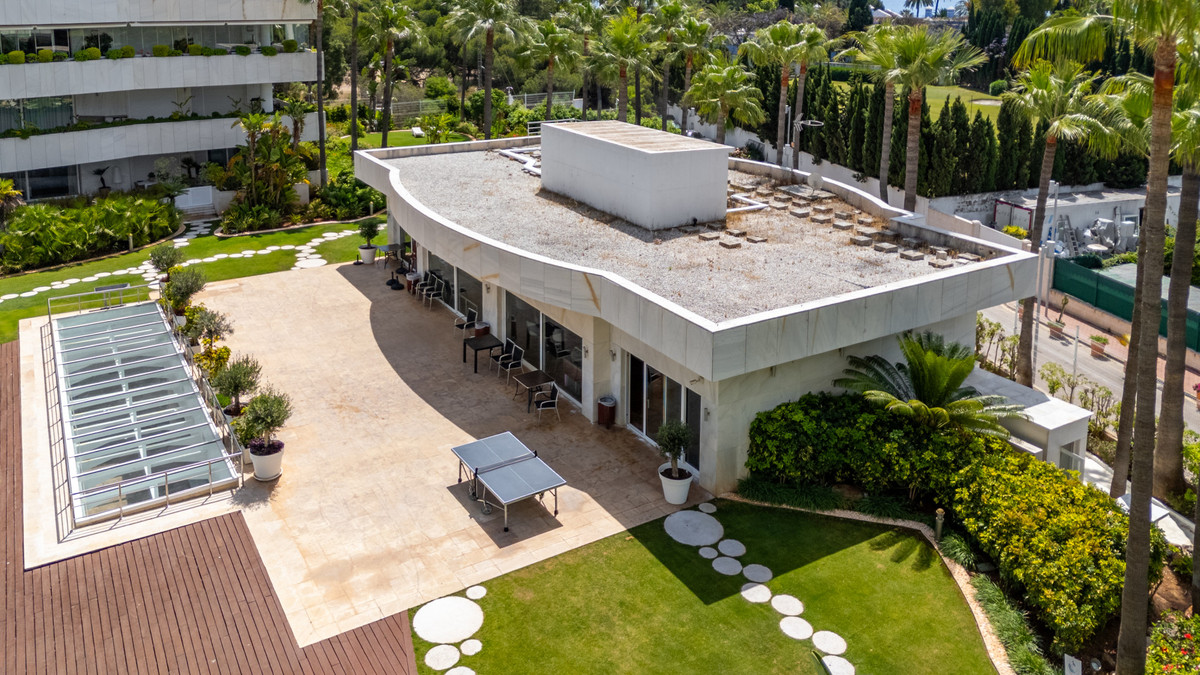 3 Bed Apartment for sale in Puerto Banús Costa Del Sol, Málaga, Spain