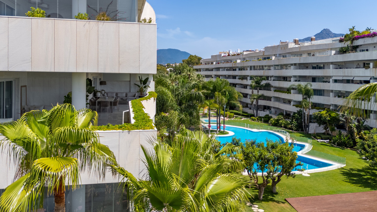 3 Bed Apartment for sale in Puerto Banús Costa Del Sol, Málaga, Spain