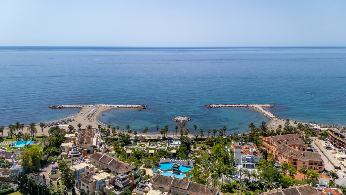 3 Bed Apartment for sale in Puerto Banús Costa Del Sol, Málaga, Spain