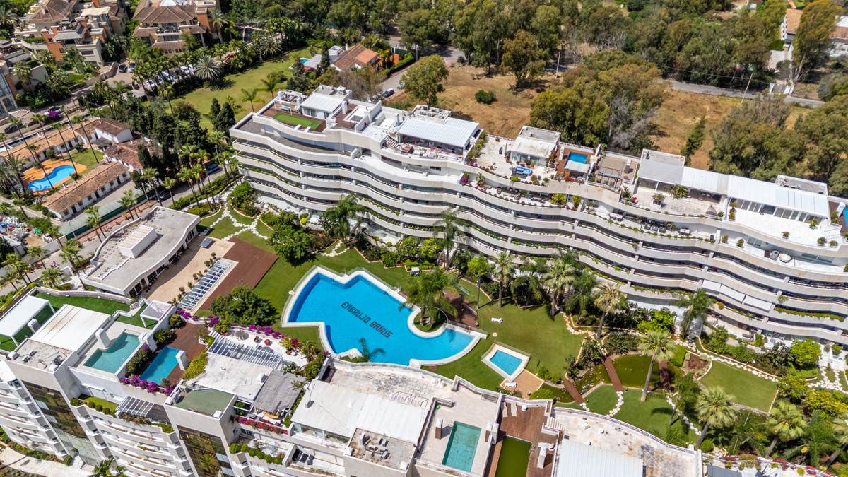 3 Bed Apartment for sale in Puerto Banús Costa Del Sol, Málaga, Spain