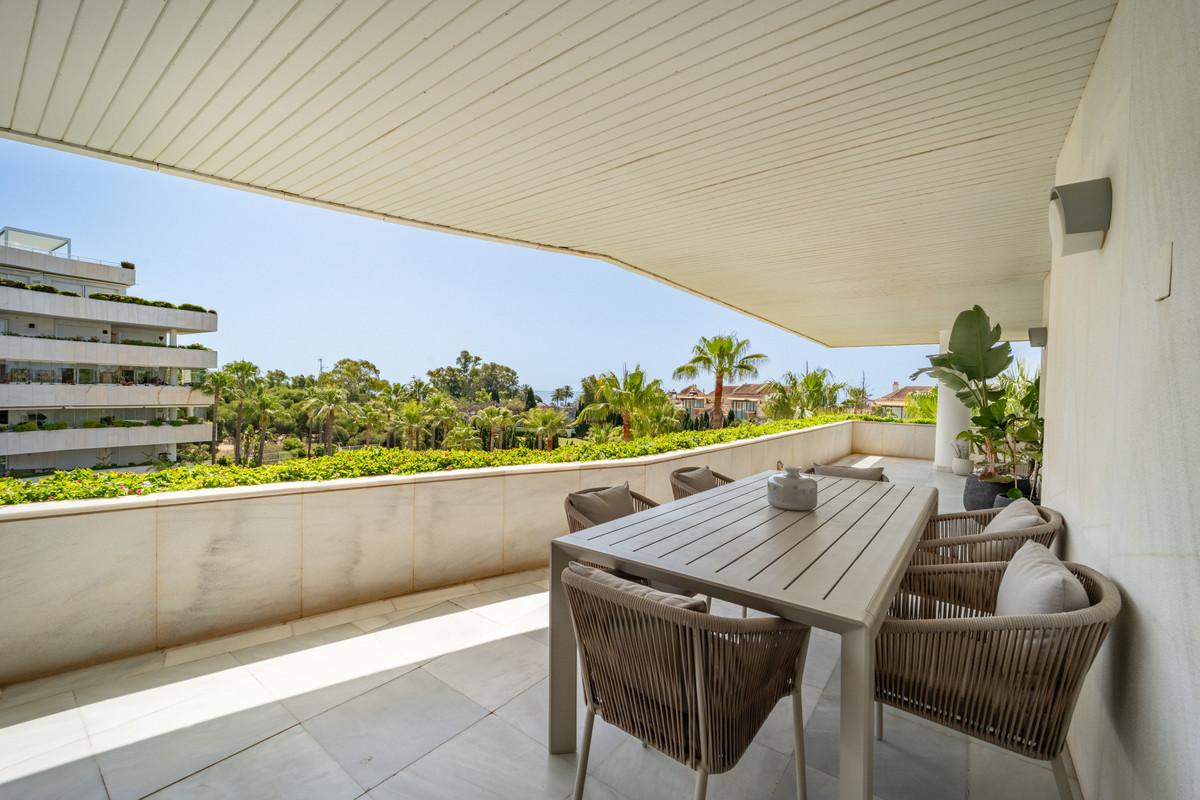 3 Bed Apartment for sale in Puerto Banús Costa Del Sol, Málaga, Spain