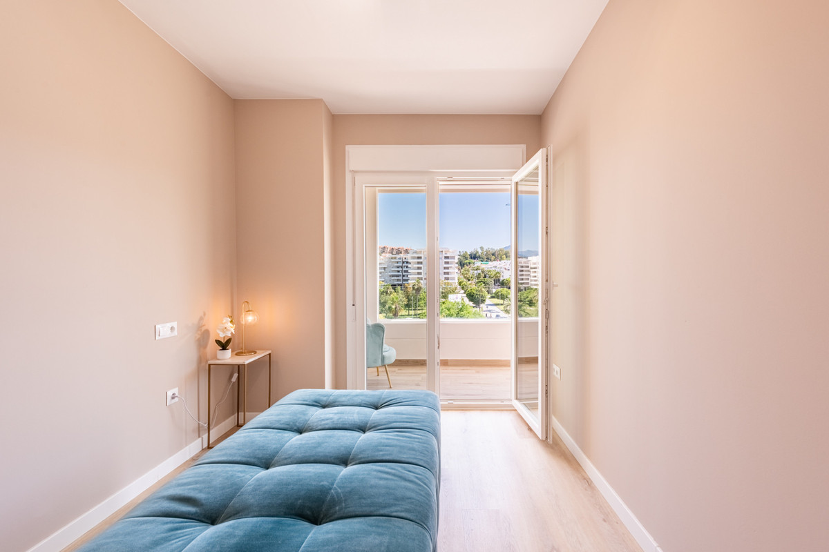 3 Bed Apartment for sale in Nueva Andalucía Costa Del Sol, Málaga, Spain