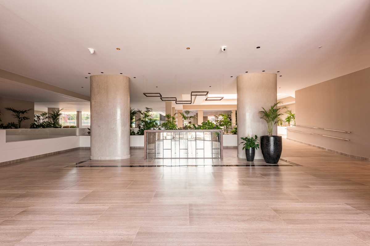 3 Bed Apartment for sale in Nueva Andalucía Costa Del Sol, Málaga, Spain