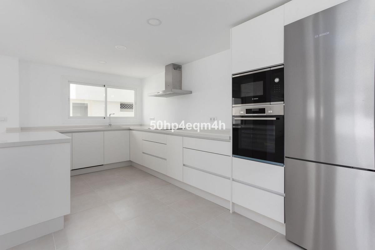 4 Bed Apartment for sale in Guadalmina Baja Costa Del Sol, Málaga, Spain