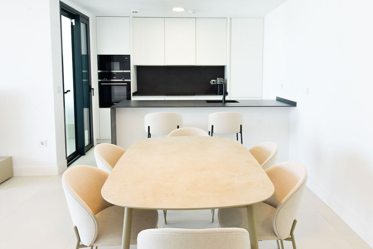 Se vende Apartamento Planta Media de 3 dormitorios en Costa Del Sol, Málaga, España