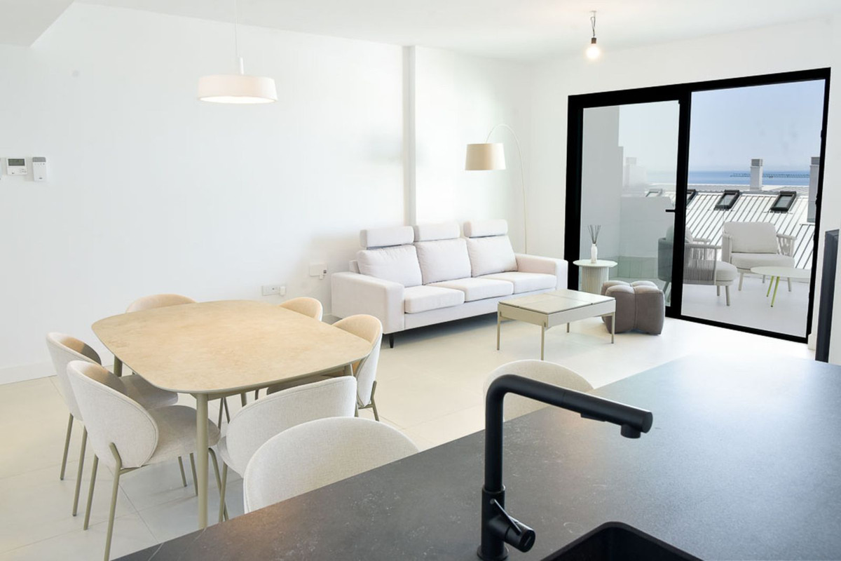 Se vende Apartamento Planta Media de 3 dormitorios en Costa Del Sol, Málaga, España