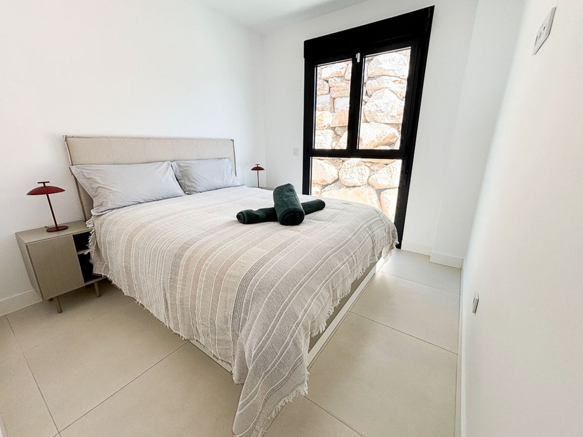 Se vende Apartamento Planta Media de 3 dormitorios en Costa Del Sol, Málaga, España