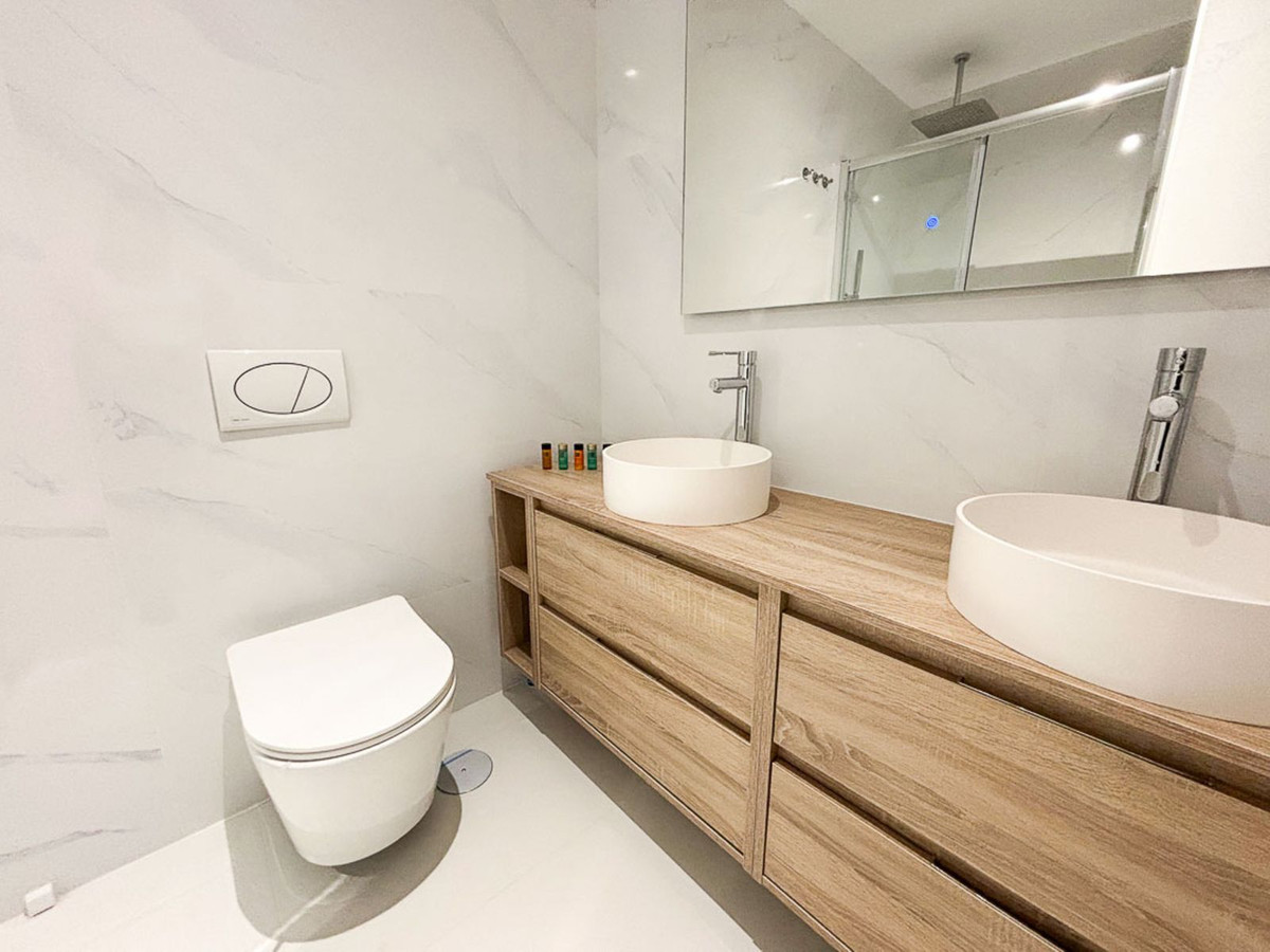 Se vende Apartamento Planta Media de 3 dormitorios en Costa Del Sol, Málaga, España