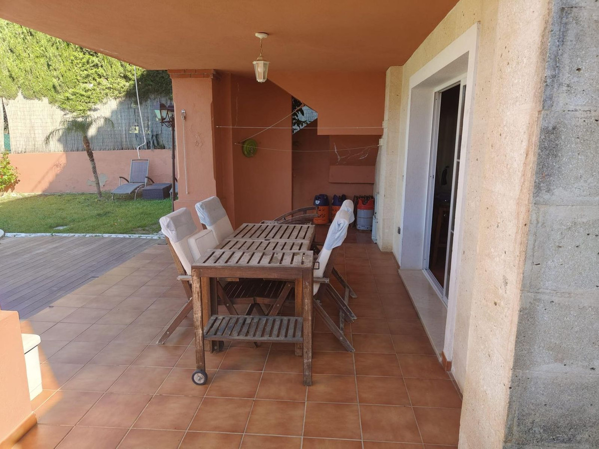 Se vende Villa - Chalet de 3 dormitorios en Costa Del Sol, Málaga, España