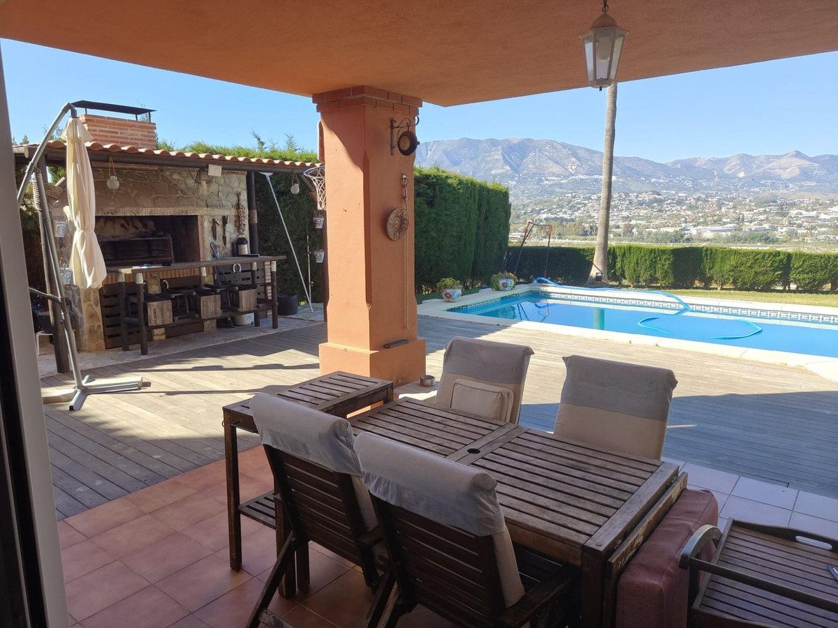 Se vende Villa - Chalet de 3 dormitorios en Costa Del Sol, Málaga, España