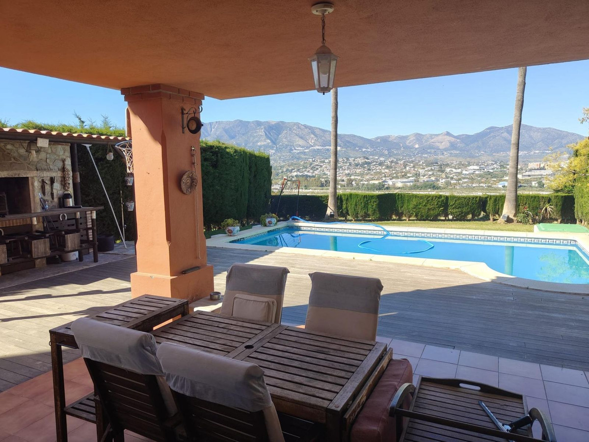 Se vende Villa - Chalet de 3 dormitorios en Costa Del Sol, Málaga, España
