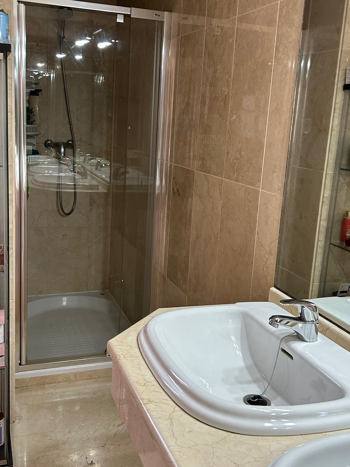 Se vende Villa - Chalet de 3 dormitorios en Costa Del Sol, Málaga, España