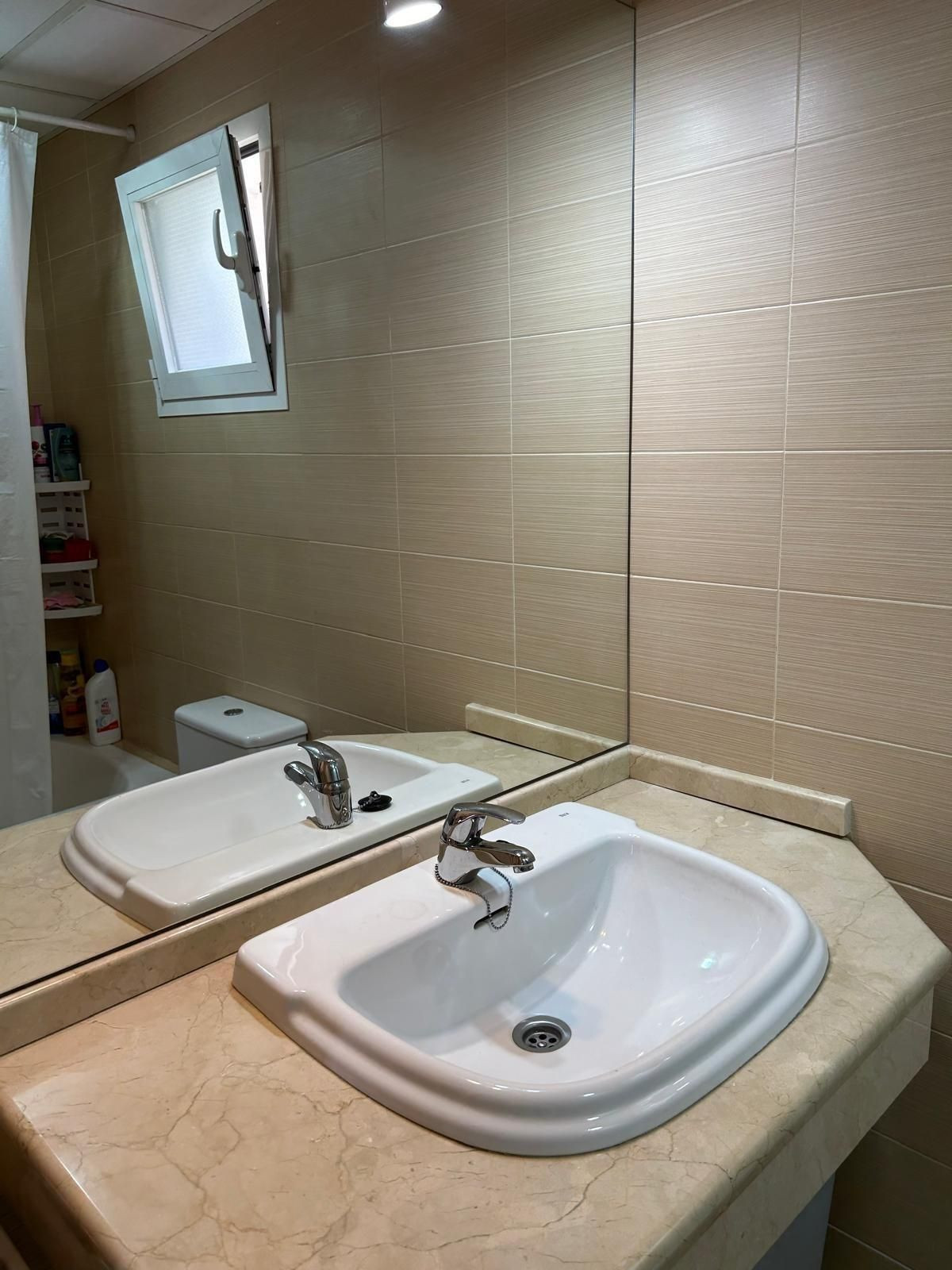 Se vende Villa - Chalet de 3 dormitorios en Costa Del Sol, Málaga, España